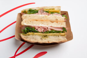 FOCACCIA CU MORTADELA SI PESTO Sandwich croissant cu mortadela (220 gr)