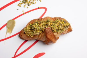 Croissant cu fistic și sos de zmeură (200 gr)